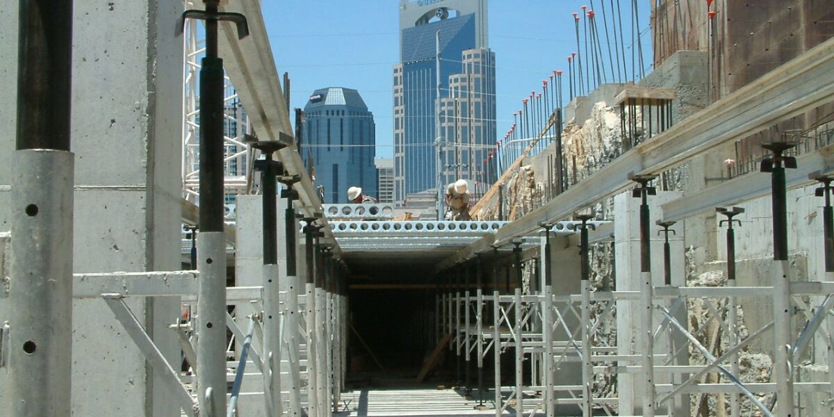 Hampton Inn Gateway with view of the Batman Building